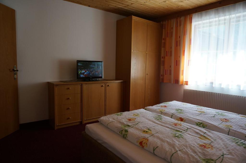 Hotel Haus Birgit Pettneu am Arlberg Zimmer foto